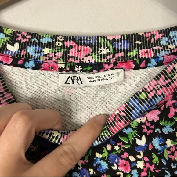 Zara Multi Colored Ditsy Floral Printed Ruffle Puff Sleeve Top - Picture 5 of 9